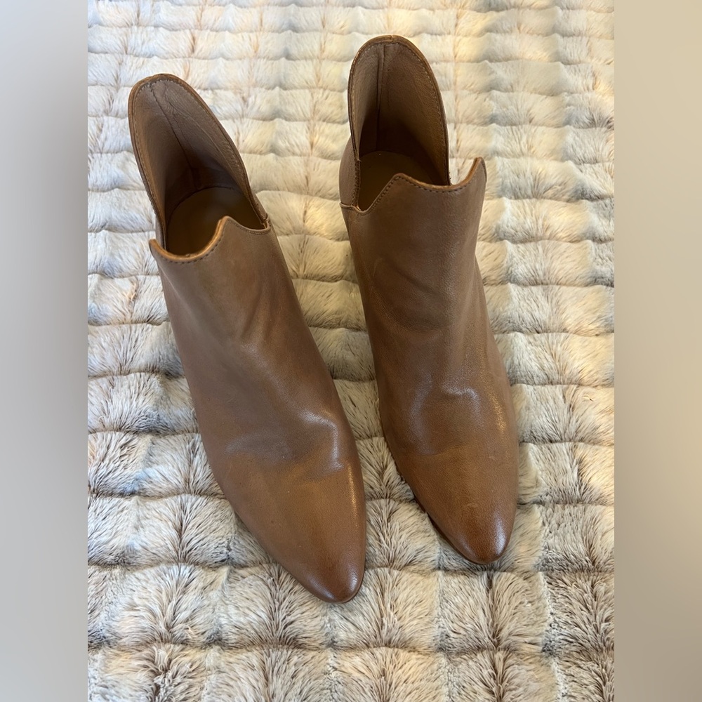 Elisa Lanci tan leather booties